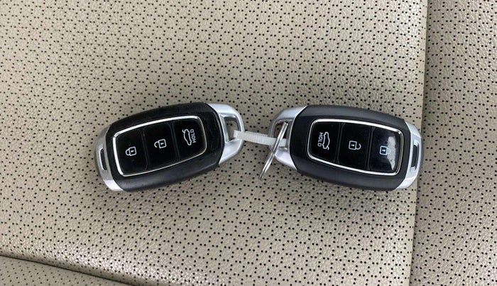 2018 Hyundai Verna 1.6 VTVT SX (O) AT, Petrol, Automatic, 38,310 km, Key Close Up