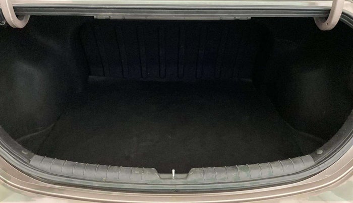 2018 Hyundai Verna 1.6 VTVT SX (O) AT, Petrol, Automatic, 38,310 km, Boot Inside