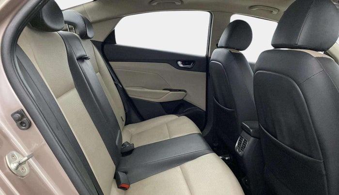 2018 Hyundai Verna 1.6 VTVT SX (O) AT, Petrol, Automatic, 38,310 km, Right Side Rear Door Cabin
