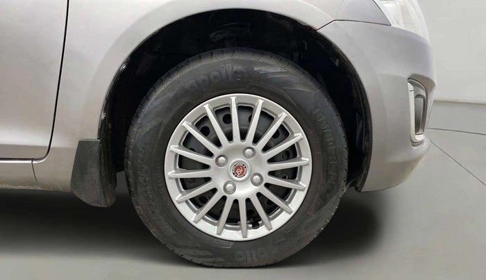 2015 Maruti Swift VXI, Petrol, Manual, 88,788 km, Right Front Wheel
