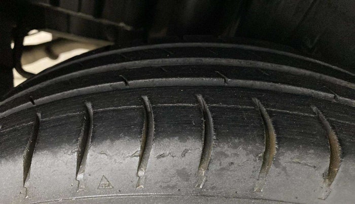 2015 Maruti Swift VXI, Petrol, Manual, 88,788 km, Right Rear Tyre Tread