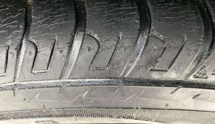 2017 Datsun Go T, Petrol, Manual, 92,985 km, Left Front Tyre Tread