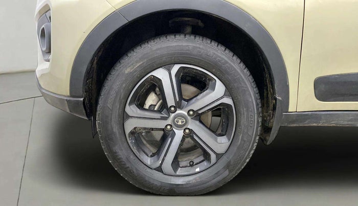 2022 Tata NEXON XZA PLUS (PREMIUM) KAZIRANGA DIESEL, Diesel, Automatic, 44,505 km, Left Front Wheel