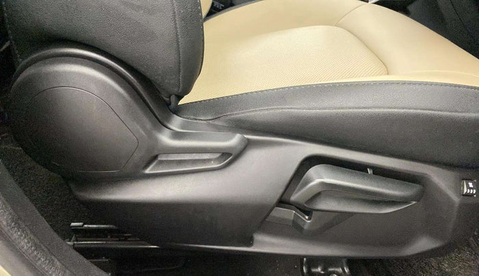 2022 Tata NEXON XZA PLUS (PREMIUM) KAZIRANGA DIESEL, Diesel, Automatic, 44,505 km, Driver Side Adjustment Panel