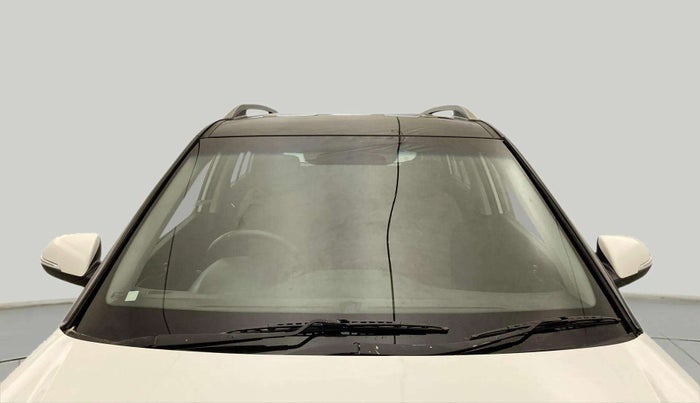 2016 Hyundai Creta SX PLUS  ANNIVERSARY EDITION 1.6 PETROL, Petrol, Manual, 22,404 km, Front Windshield