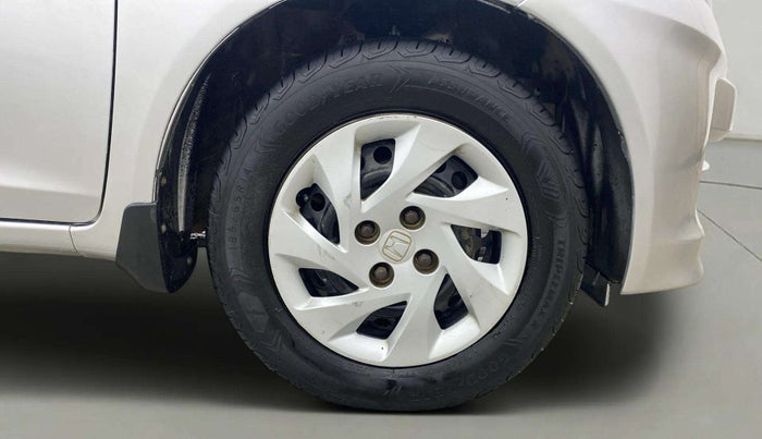 2015 Honda Amaze 1.5L I-DTEC S, Diesel, Manual, 1,28,655 km, Right Front Wheel