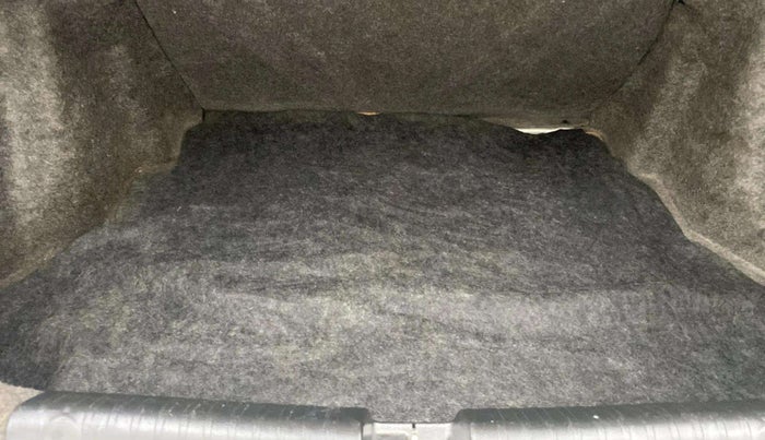 2015 Honda Amaze 1.5L I-DTEC S, Diesel, Manual, 1,28,655 km, Boot Inside