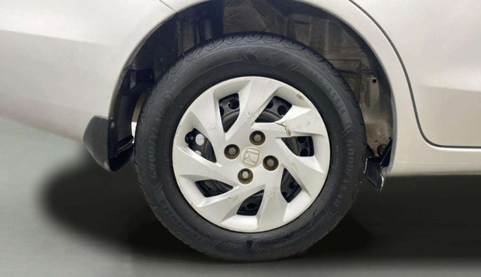 2015 Honda Amaze 1.5L I-DTEC S, Diesel, Manual, 1,28,655 km, Right Rear Wheel