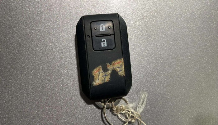 2021 Maruti Baleno ZETA CVT PETROL 1.2, Petrol, Automatic, 18,613 km, Key Close Up