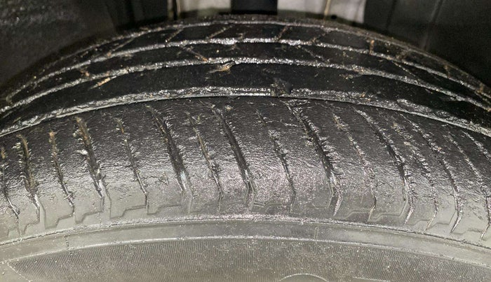 2022 Nissan MAGNITE XV PREMIUM TURBO, Petrol, Manual, 32,797 km, Right Front Tyre Tread