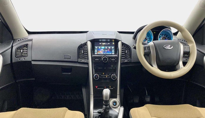2018 Mahindra XUV500 W7, Diesel, Manual, 97,930 km, Dashboard
