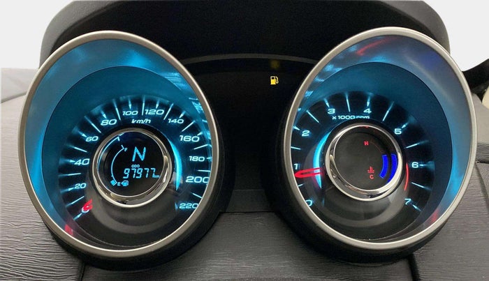 2018 Mahindra XUV500 W7, Diesel, Manual, 97,930 km, Odometer Image