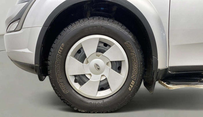 2018 Mahindra XUV500 W7, Diesel, Manual, 97,930 km, Left Front Wheel