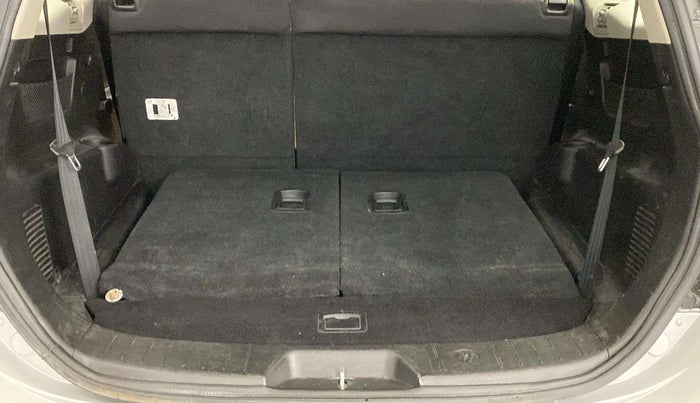 2018 Mahindra XUV500 W7, Diesel, Manual, 97,930 km, Boot Inside
