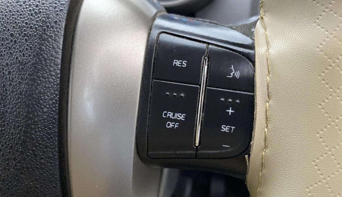 2018 Mahindra XUV500 W7, Diesel, Manual, 97,930 km, Adaptive Cruise Control