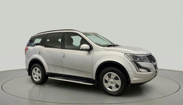 2018 Mahindra XUV500 W7, Diesel, Manual, 97,930 km, Right Front Diagonal