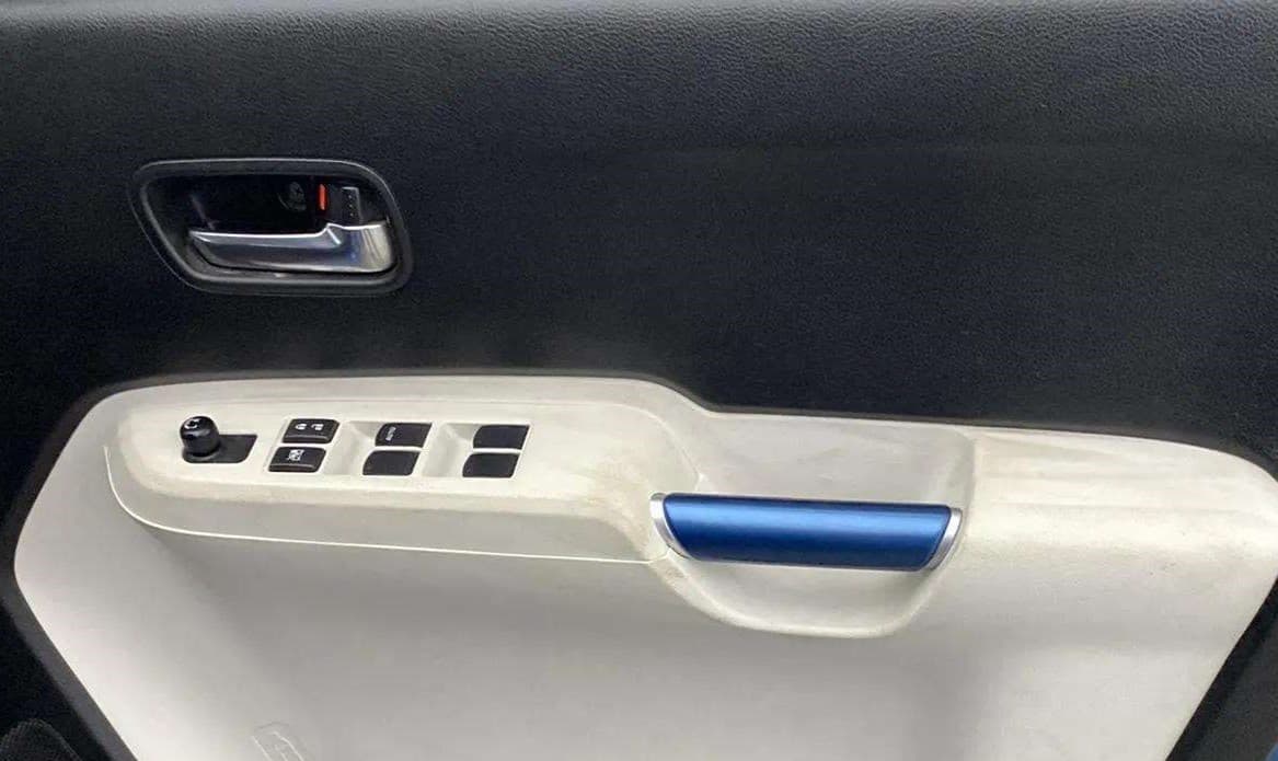 2017 Maruti IGNIS DELTA 1.2 AMT, Petrol, Automatic, 17,136 km, Driver Side Door Panels Control