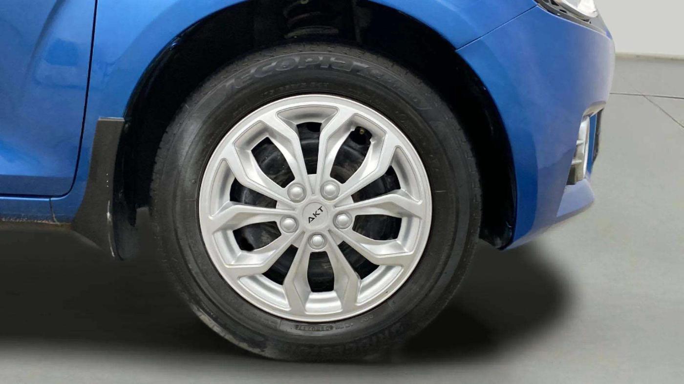2017 Maruti IGNIS DELTA 1.2 AMT, Petrol, Automatic, 17,136 km, Right Front Wheel