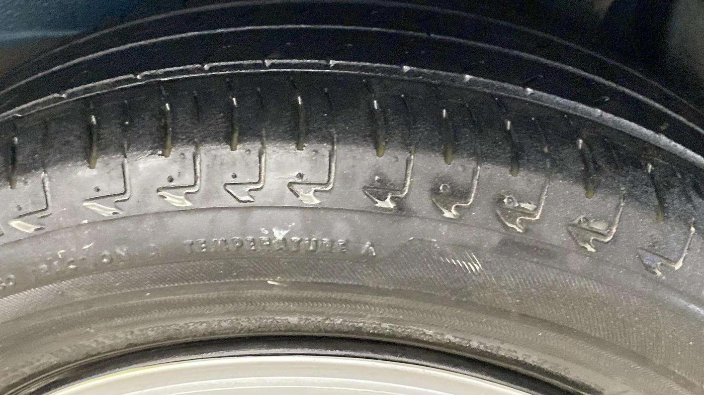 2017 Maruti IGNIS DELTA 1.2 AMT, Petrol, Automatic, 17,136 km, Right Rear Tyre Tread
