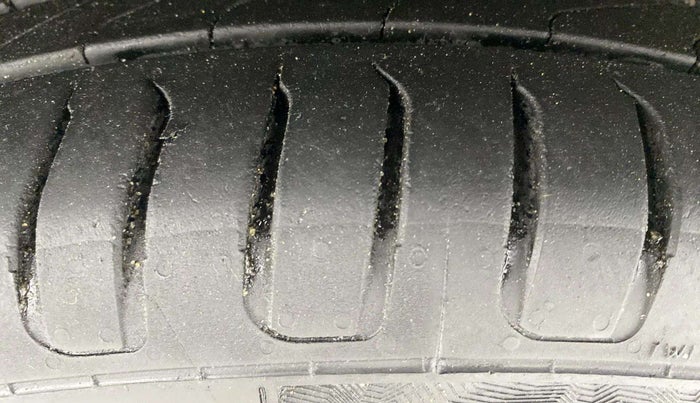 2020 Ford Ecosport TITANIUM 1.5L DIESEL, Diesel, Manual, 83,957 km, Left Front Tyre Tread