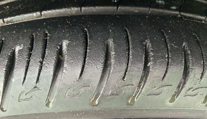 2020 KIA SONET GTX PLUS 1.0 DCT, Petrol, Automatic, 37,452 km, Right Front Tyre Tread