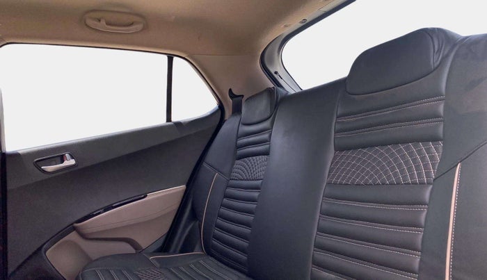 2019 Hyundai Grand i10 SPORTZ 1.2 KAPPA VTVT, CNG, Manual, 33,433 km, Right Side Rear Door Cabin