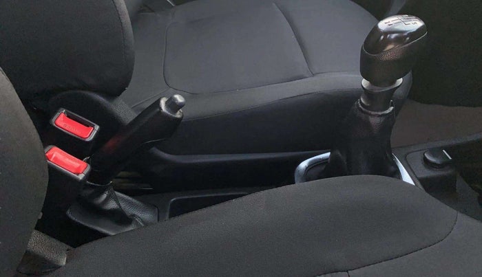 2017 Renault Kwid RXT 0.8, Petrol, Manual, 51,540 km, Gear Lever