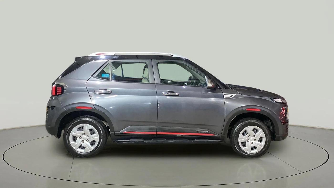 2022 Hyundai VENUE SX 1.2 PETROL, Petrol, Manual, 11,253 km, Right Side View