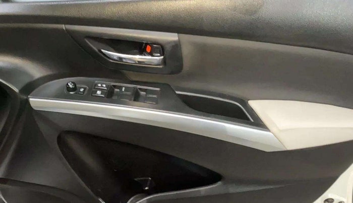 2022 Maruti S Cross ZETA 1.5, Petrol, Manual, 28,107 km, Driver Side Door Panels Control