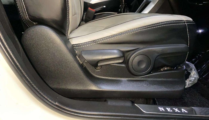 2022 Maruti S Cross ZETA 1.5, Petrol, Manual, 28,107 km, Driver Side Adjustment Panel