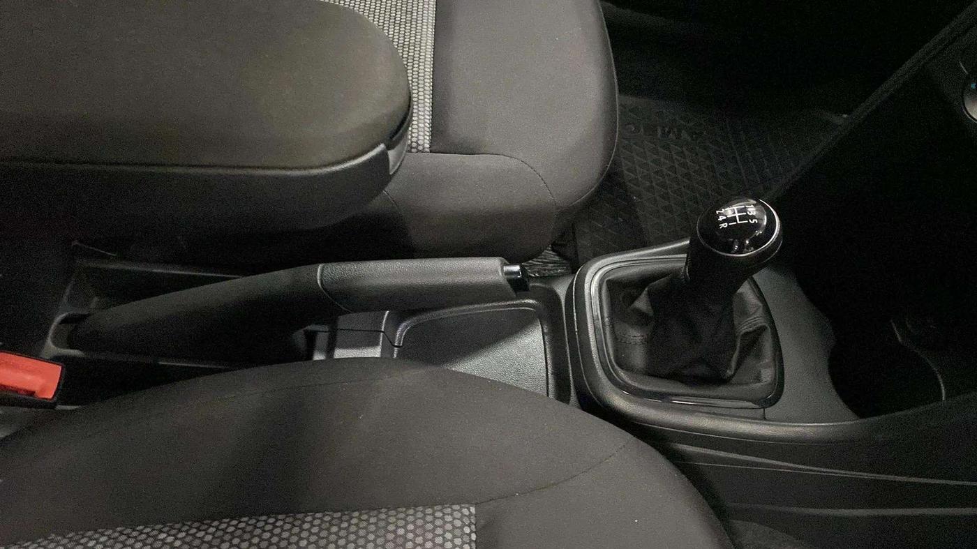 2019 Volkswagen Ameo COMFORTLINE 1.0L, Petrol, Manual, 7,219 km, Gear Lever