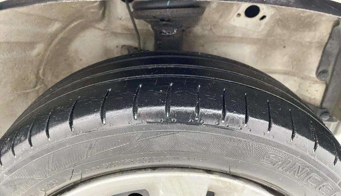 2016 Maruti Wagon R 1.0 VXI, Petrol, Manual, 77,951 km, Right Front Tyre Tread