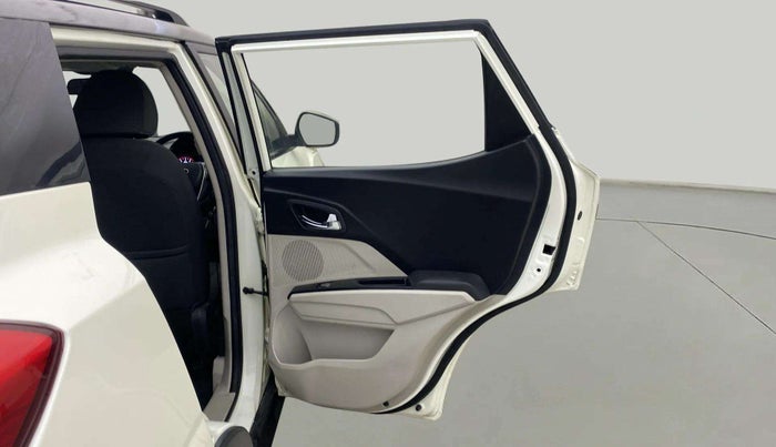 2019 Mahindra XUV300 W8 1.2 PETROL, Petrol, Manual, 49,408 km, RHS Rear Door