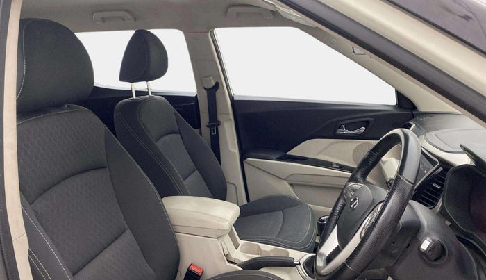 2019 Mahindra XUV300 W8 1.2 PETROL, Petrol, Manual, 49,408 km, Right Side Front Door Cabin
