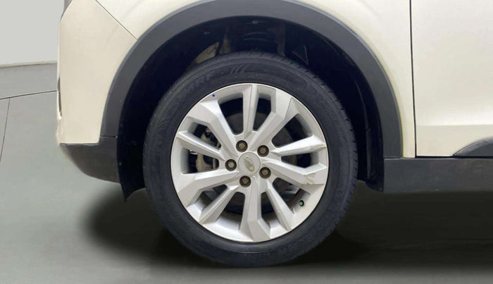 2019 Mahindra XUV300 W8 1.2 PETROL, Petrol, Manual, 49,408 km, Left Front Wheel