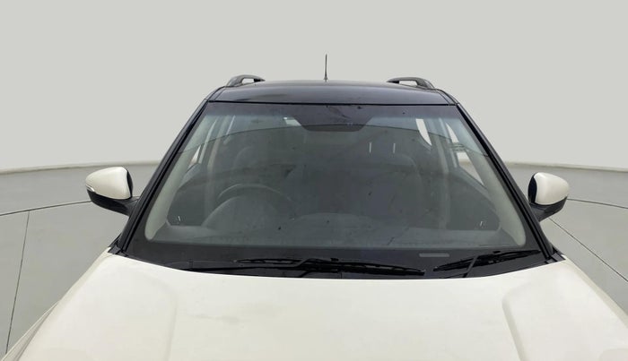 2019 Mahindra XUV300 W8 1.2 PETROL, Petrol, Manual, 49,408 km, Front Windshield