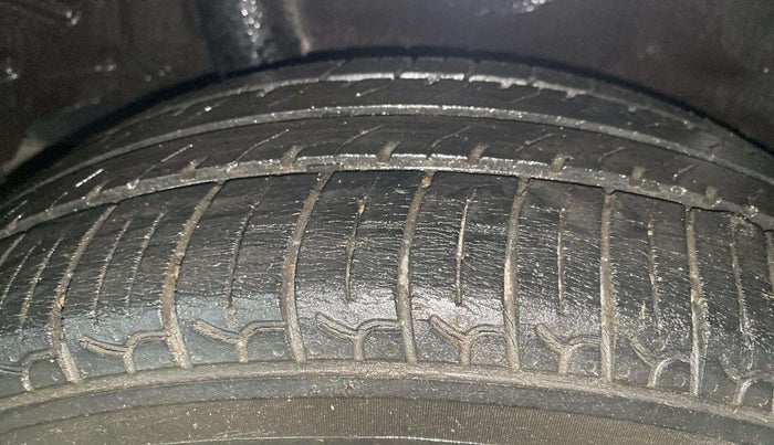 2015 Honda Amaze 1.2L I-VTEC VX, Petrol, Manual, 45,328 km, Right Rear Tyre Tread