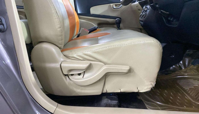 2015 Honda Amaze 1.2L I-VTEC VX, Petrol, Manual, 45,328 km, Driver Side Adjustment Panel