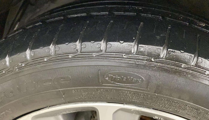 2019 Maruti Ciaz ALPHA  AT 1.5 SHVS PETROL, Petrol, Automatic, 56,815 km, Left Rear Tyre Tread