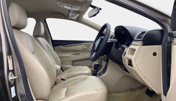 2019 Maruti Ciaz ALPHA  AT 1.5 SHVS PETROL, Petrol, Automatic, 56,815 km, Right Side Front Door Cabin