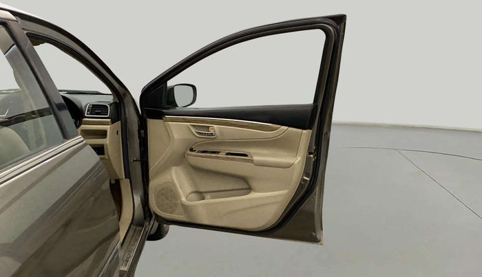 2019 Maruti Ciaz ALPHA  AT 1.5 SHVS PETROL, Petrol, Automatic, 56,815 km, RHS Front Door
