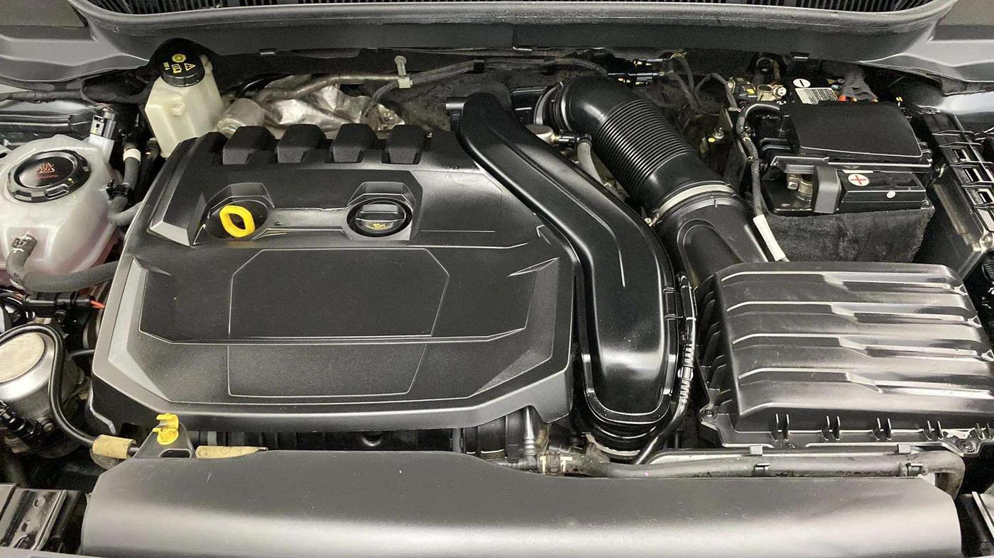 2021 Skoda KUSHAQ STYLE 1.5L TSI MT, Petrol, Manual, 78,478 km, Engine View