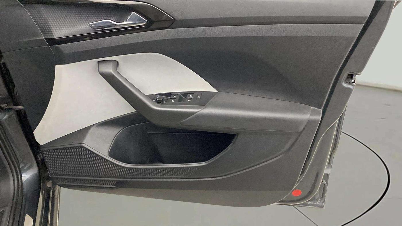 2021 Skoda KUSHAQ STYLE 1.5L TSI MT, Petrol, Manual, 78,478 km, Driver Side Door Panels Control