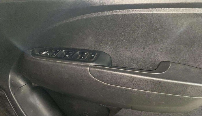 2019 Hyundai VENUE SX PLUS 1.0 TURBO DCT, Petrol, Automatic, 25,570 km, Driver Side Door Panels Control