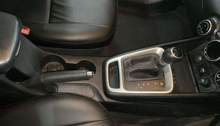 2019 Hyundai VENUE SX PLUS 1.0 TURBO DCT, Petrol, Automatic, 25,570 km, Gear Lever