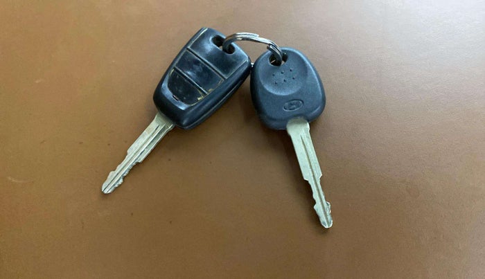 2019 Hyundai Grand i10 SPORTZ 1.2 KAPPA VTVT, CNG, Manual, 32,506 km, Key Close Up
