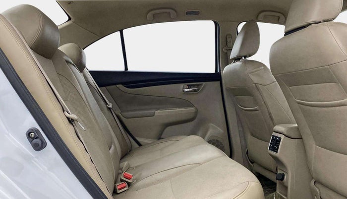 2015 Maruti Ciaz ZXI, Petrol, Manual, 59,796 km, Right Side Rear Door Cabin