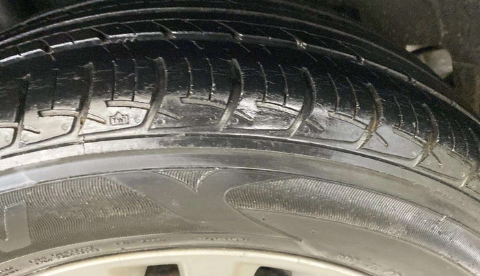 2015 Maruti Ciaz ZXI, Petrol, Manual, 59,796 km, Left Front Tyre Tread