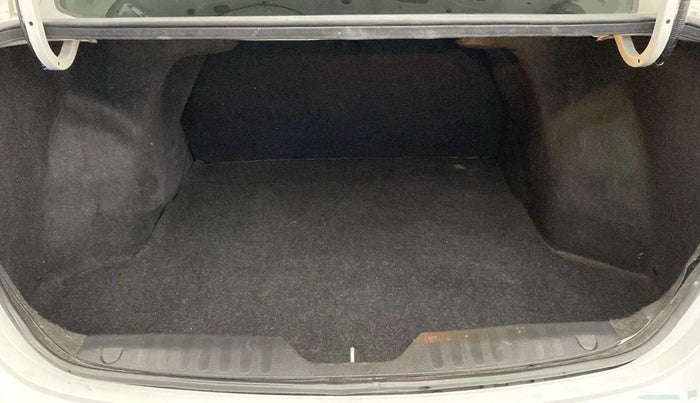 2015 Maruti Ciaz ZXI, Petrol, Manual, 59,796 km, Boot Inside