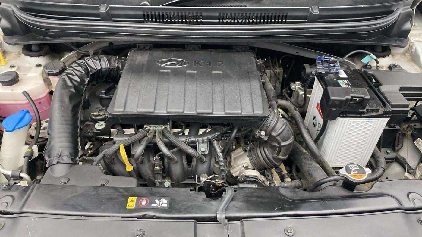 2023 Hyundai AURA SX 1.2 CNG, CNG, Manual, 42,925 km, Engine View